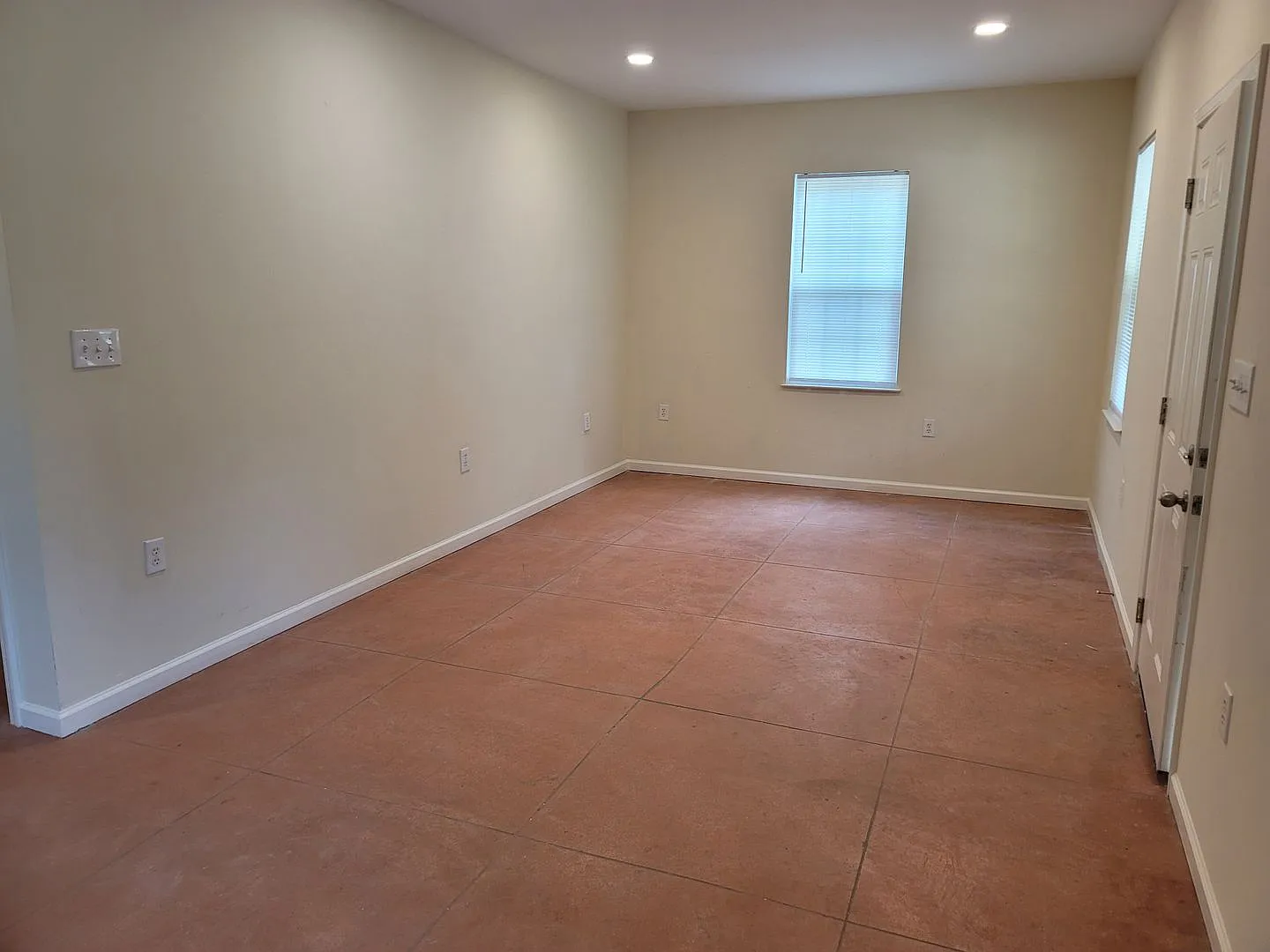 !! Price Reduced !! Walk To The Stadium-Olympia! — Photo 4