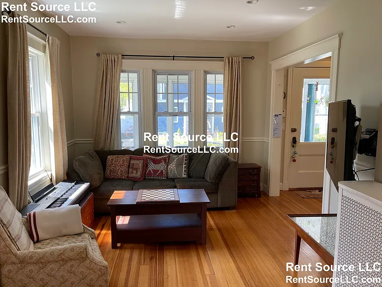 19 Tyler Ave — Photo 12