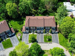 25 Dorset Cir, Caldwell, NJ 07006