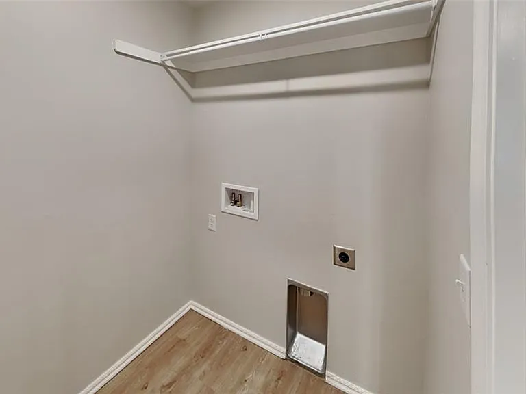 12716 Elba Dr — Photo 15