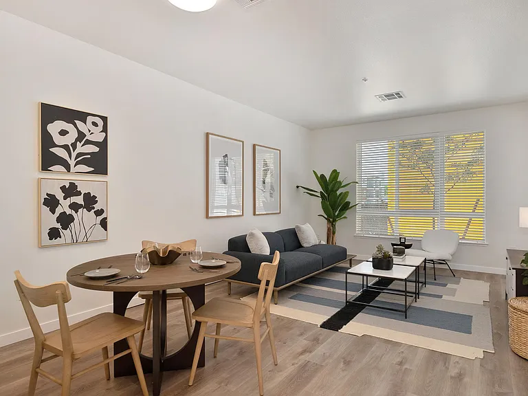 Halcyon Apartments — Photo 58