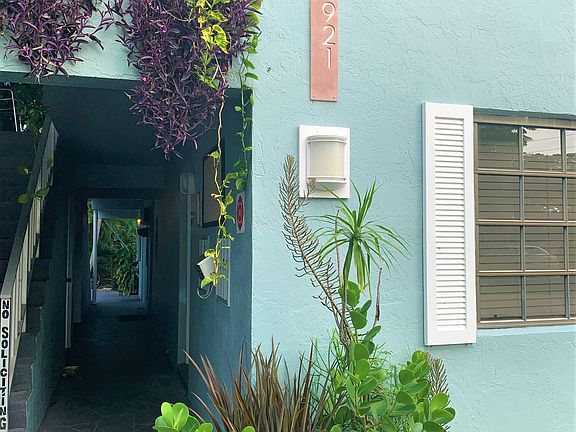 5th image of 921 NE 16th St APT 1-A