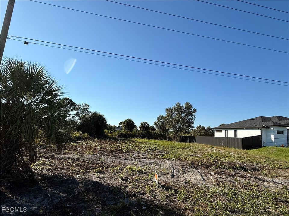 1st image of 926 Bell Blvd S