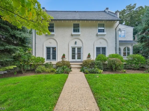 20 Pine Terrace East, Millburn Twp., NJ 07078