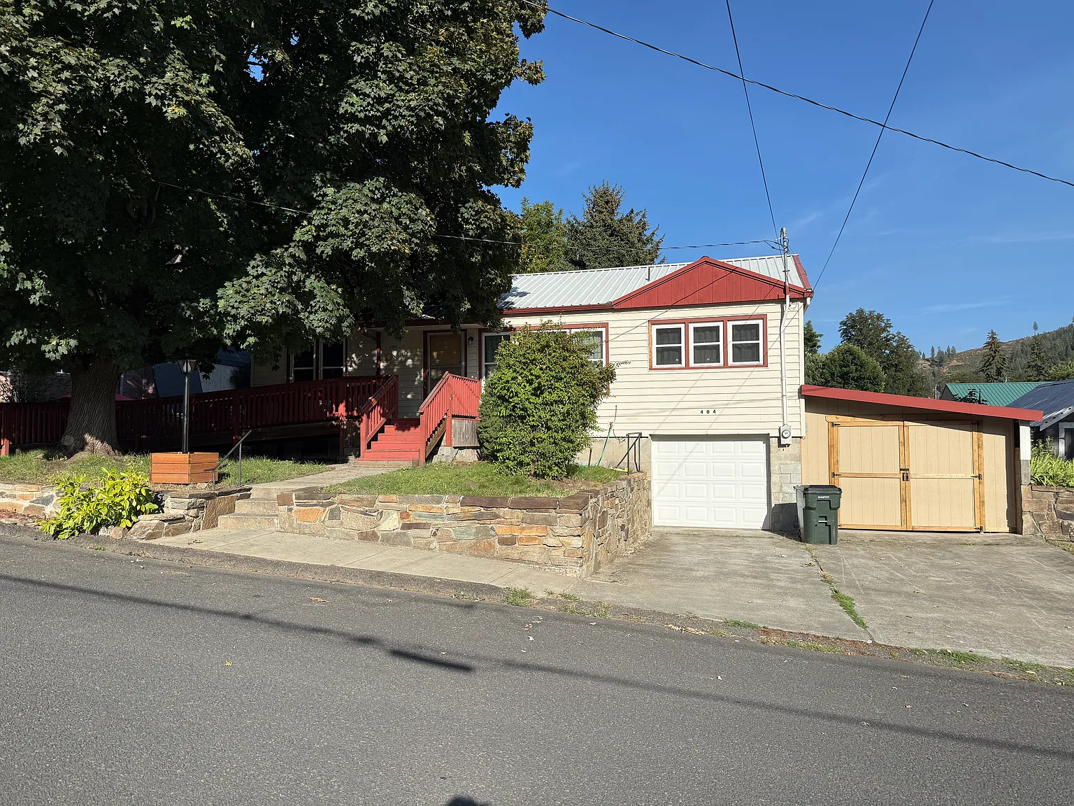 3 bed, 1092 sqft, $2,000 — Photo 2