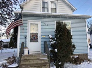 806 S Division St, New London, WI 54961