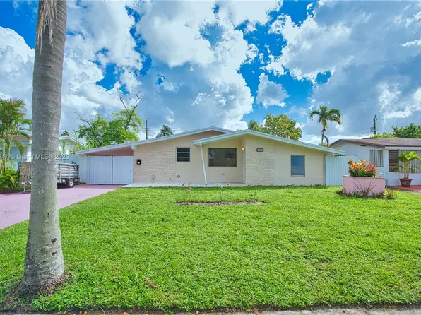 2607 Island Dr, Hollywood, FL 33023