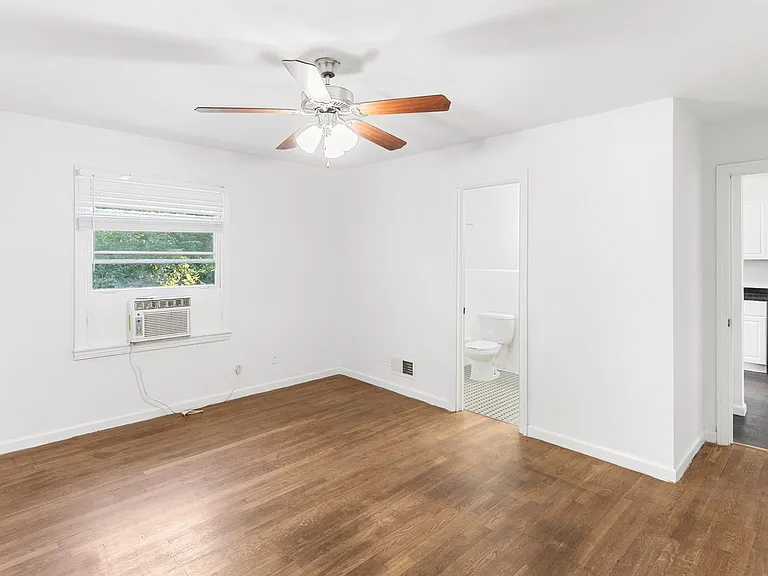 Cahaba Park Apartments — Photo 26