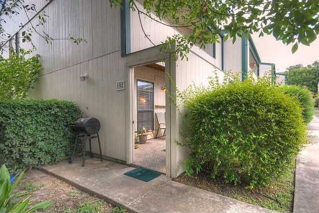 1st image of 6718 Silvermine Dr APT 102