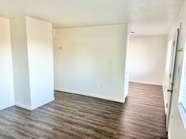 5927-5939 W Rose Ln #5947 — Photo 38
