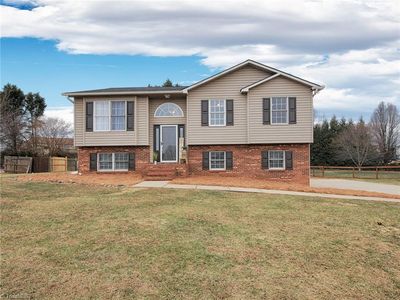 216 Pierce Ln, Yadkinville, NC, 27055