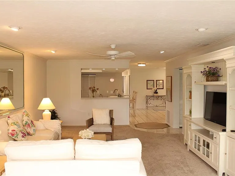 6472 Seagull Dr #306 — Photo 10
