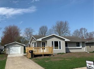 116 S 10th Ave, Winterset, IA 50273