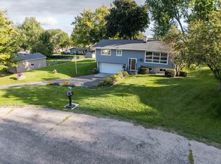 1813 Sunrise Ct, Stoughton, WI 53589