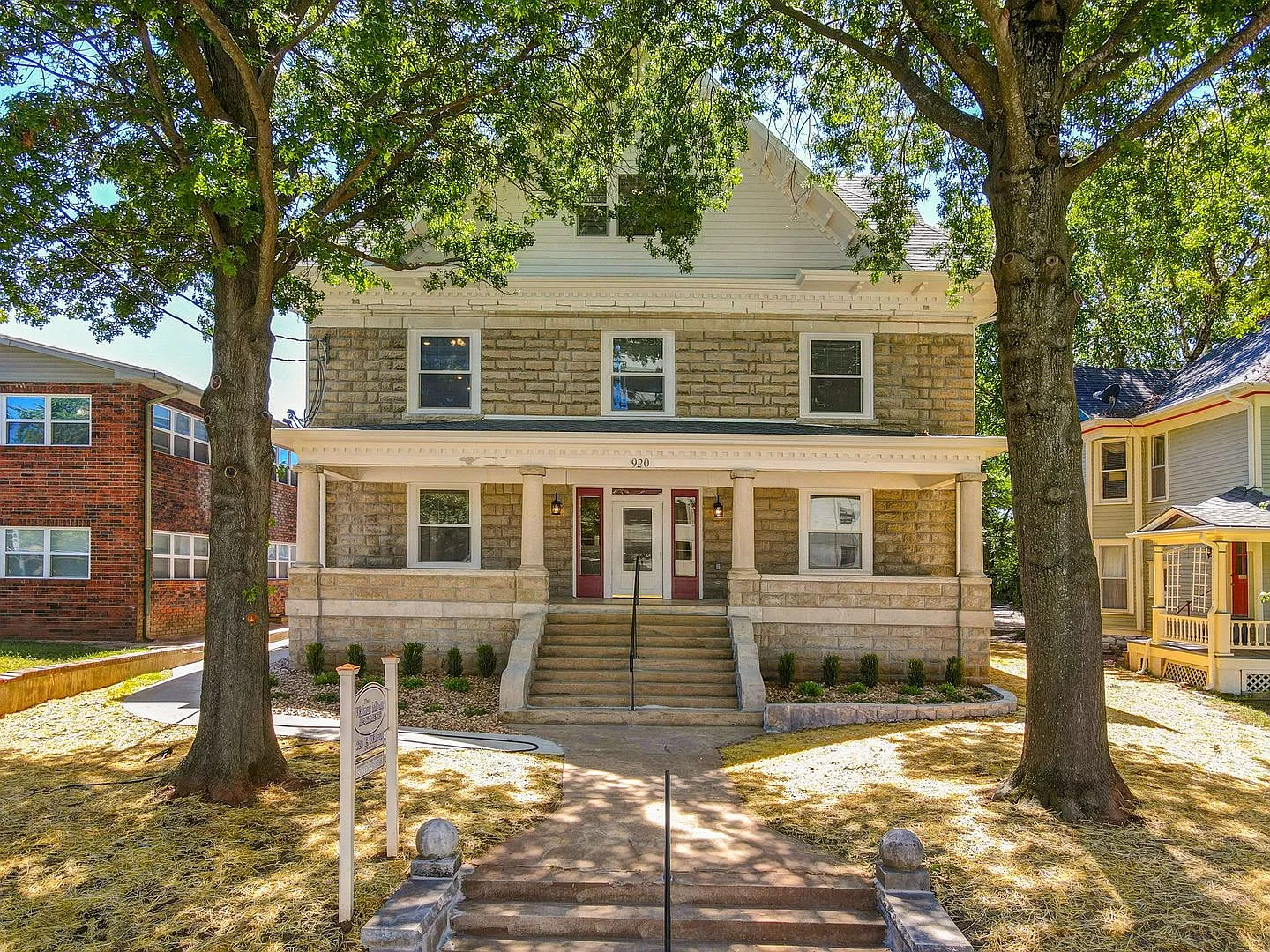Walnut 920 — Photo 1