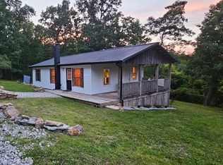 11498 Weatherman Dr, Mountain Grove, MO 65711