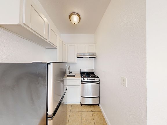 2nd image of 434 Leavenworth St APT 207