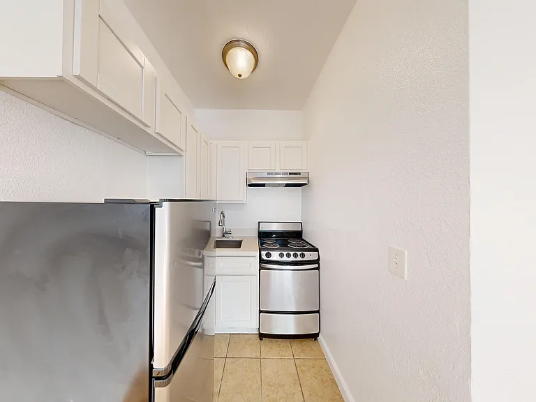 434 Leavenworth Street — Photo 2