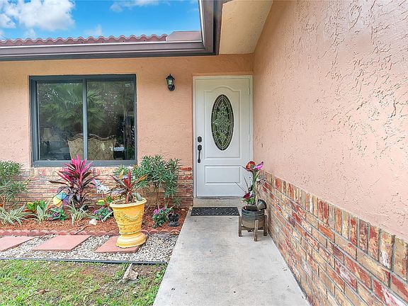 4th image of 2673 NW 92nd Avenue
