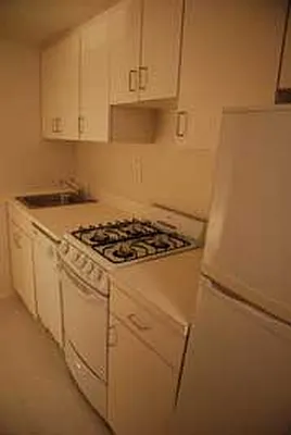 Rented by Buchbinder & Warren | media 35