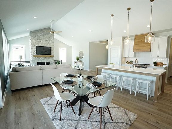 3rd image of 10159 Empire Ct