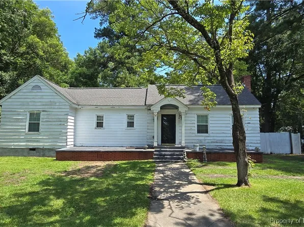 67 W 3rd St, Parkton, NC 28371