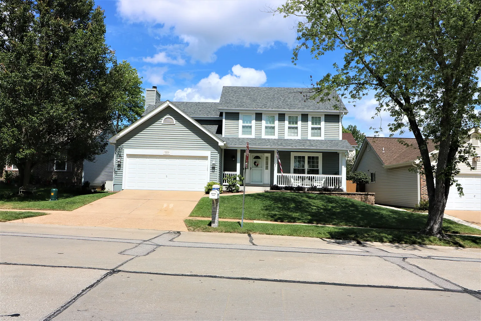989 Oakwood Farms Ln photo 1