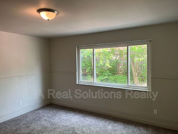 4th image of 3312 W 8th St #2