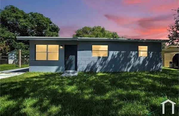 3 bed, 900 sqft, $3,000 — Photo 1