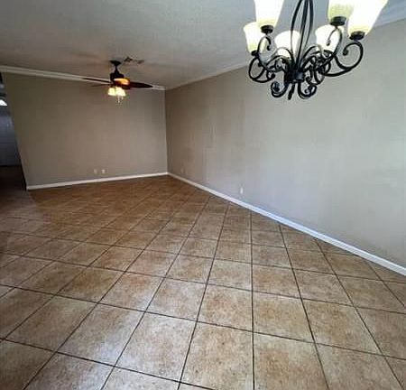 4th image of 3075 N Evergreen Cir