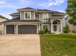 10877 S Barth Rd, Olathe, KS 66061