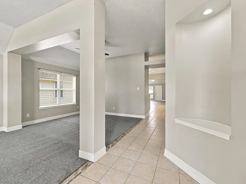 20314 Pomegranate Ln