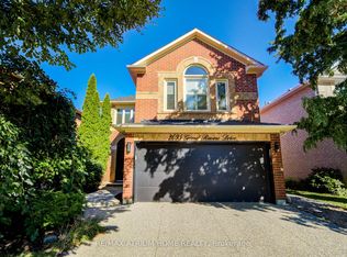 2095 Grand Ravine Dr, Oakville, ON L6H 6B5