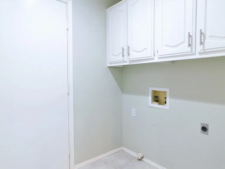 1539 Pickwick Ln — Photo 21