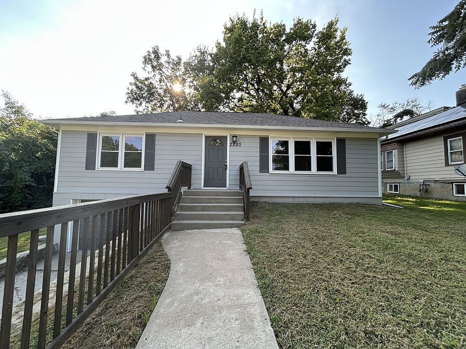 1st image of 2220 N 34th St
