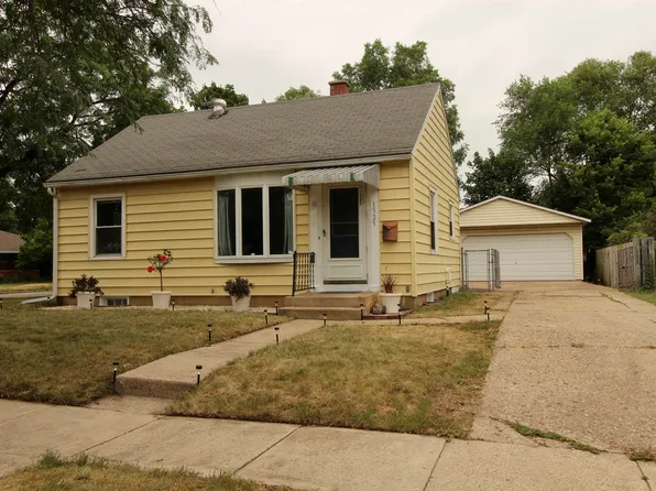 1525 Merrill St, Beloit, WI 53511