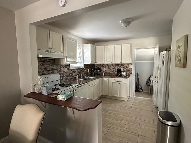 202 N Sacramento Ave #B — Photo 29