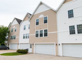 1136 10th Ave NW, Altoona, IA 50009
