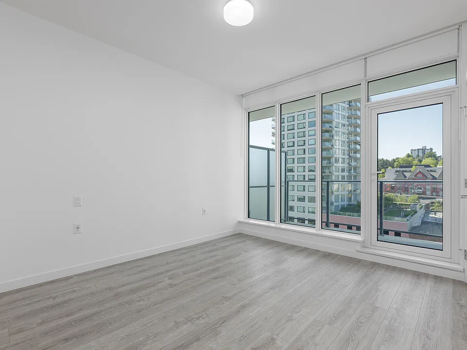 660 Quayside Dr #703