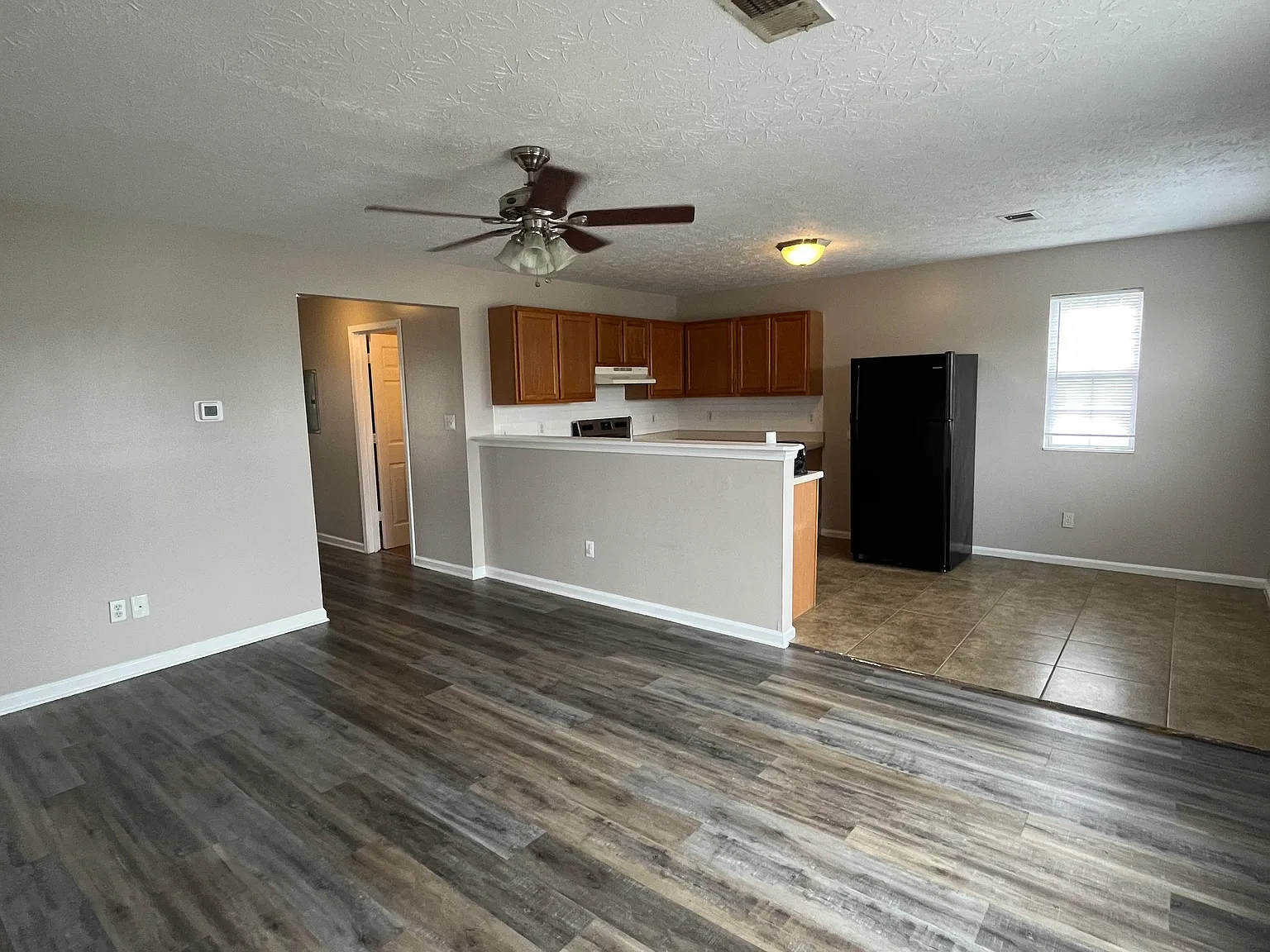 2 bed, $1,050 — Photo 2