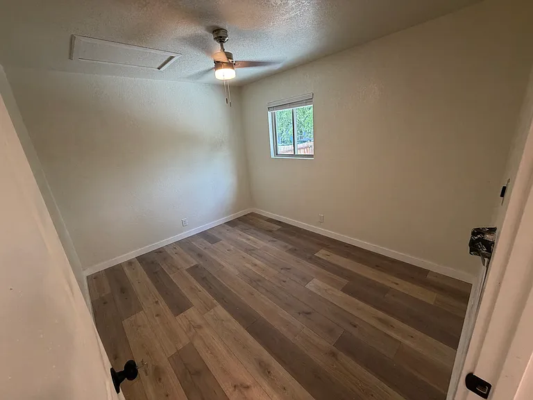 2047 W Laurel #2 — Photo 7