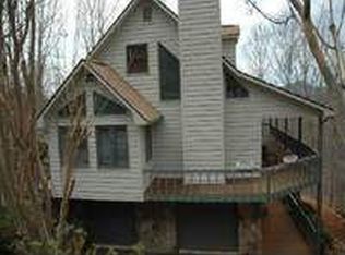 957 Ramey Mountain Rd, Hiawassee, GA 30546