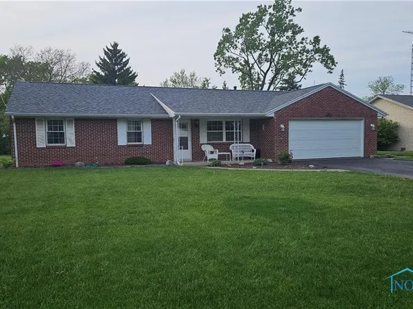 2154 N Kathy Ln, Genoa, OH 43430
