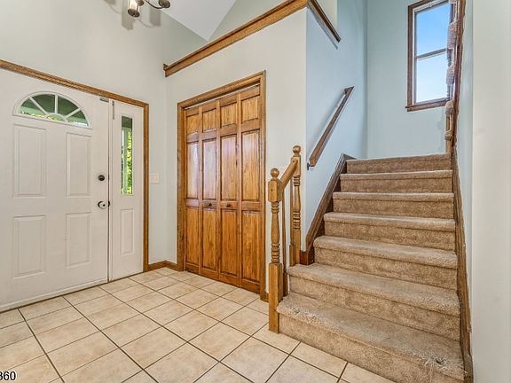 3rd image of 40 Thatcher Avenue