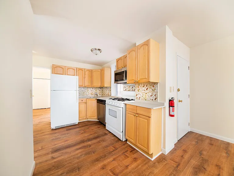 2218 Fitzwater St #A — Photo 2