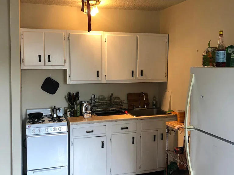 907 S 47th St #3R — Photo 5
