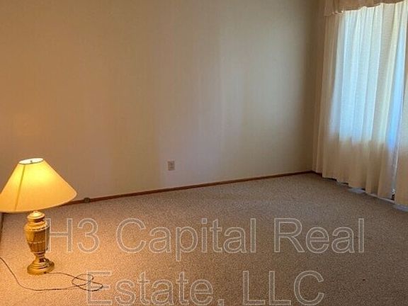 2nd image of 2542 Buenger Blvd
