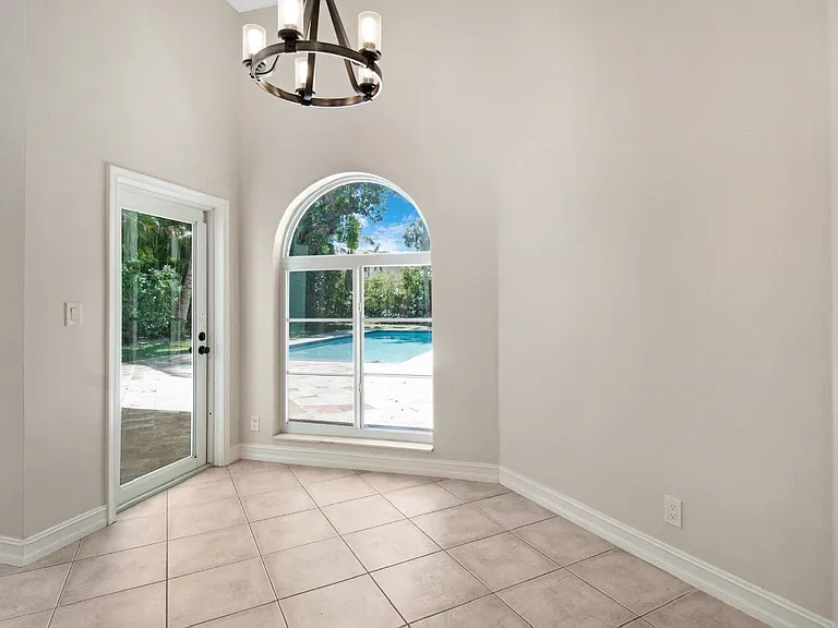 1680 SW 14th Dr — Photo 12