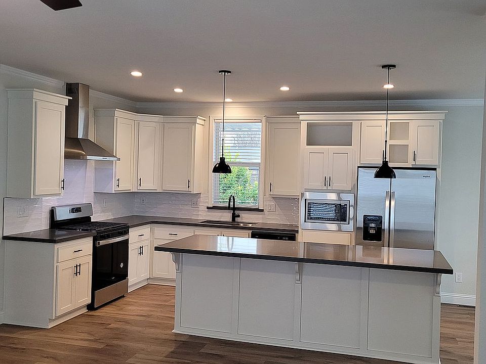 2nd image of 15 Heyford Cir