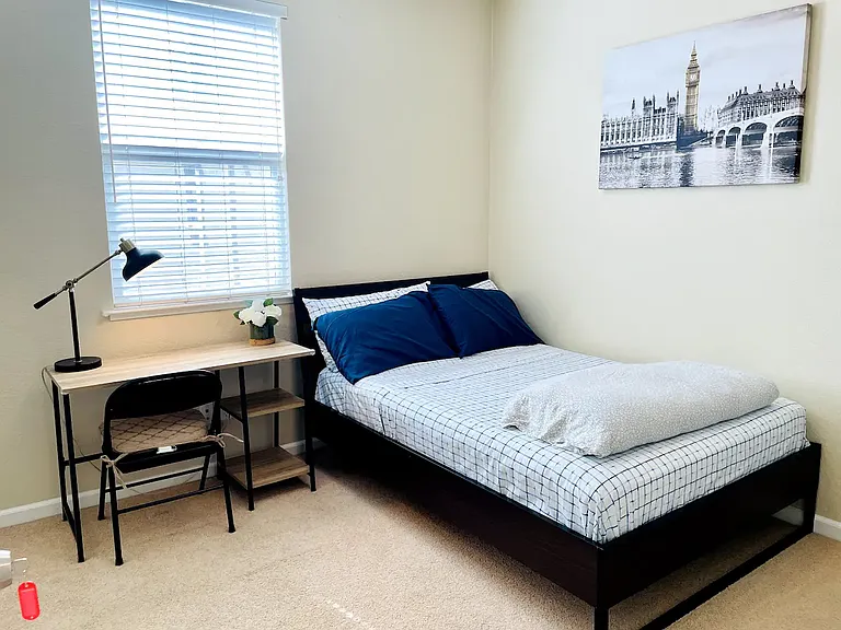 2221 Golden Crest Cmns — Photo 1